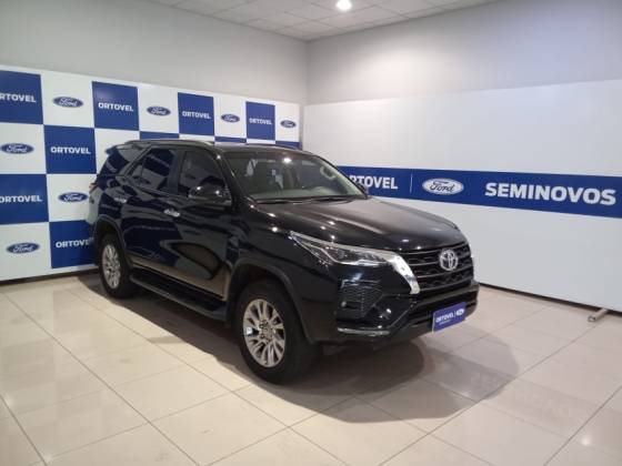 TOYOTA HILUX SW4 2.7 VVT-i FLEX SRV 7L 4X2 AUTOMÁTICO TOYOTA HILUX SW4 2.7 VVT-i FLEX SRV 7L 4X2 AUTOMÁTICO
